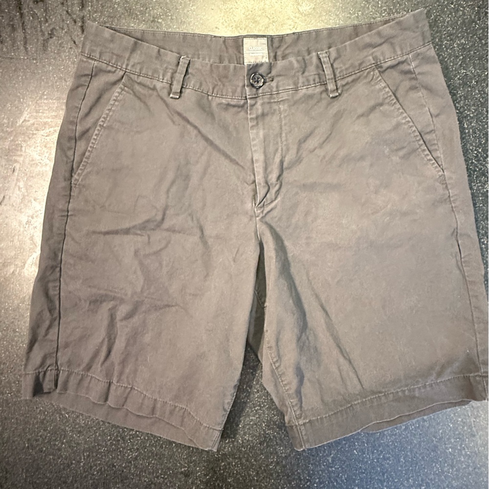 GAP Men's Charcoal Flat Front Shorts Size 34